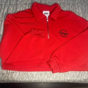 Cropped sweater miss selfie